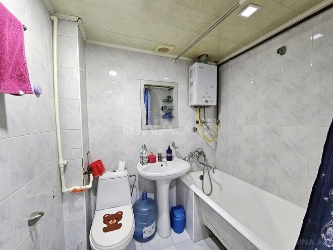 Продаётся 2-комн. вторичка 55 м², м. Кара Караев, photo 11 from 17