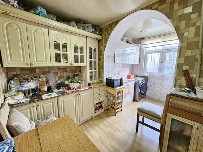 Продаётся 2-комн. вторичка 55 м², м. Кара Караев, photo 1 from 17