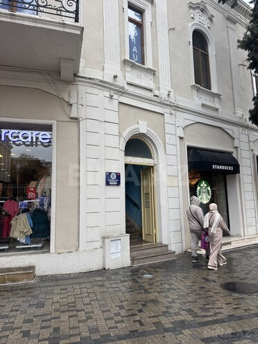 Продаётся 2-комн. вторичка 92 м², м. Ичеришехер, photo 4 from 19