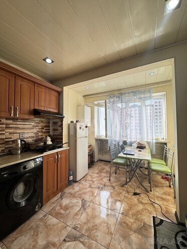 Продаётся 2-комн. вторичка 60 м², м. Ази Асланов, photo 6 from 11