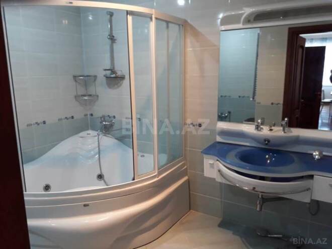 Сдаётся 3-комн. новостройка 140 м², м. Низами, photo 8 from 13