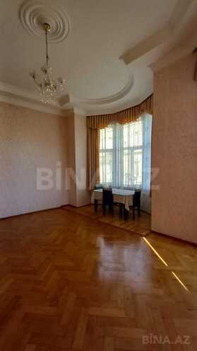 Продаётся 6-комн. вторичка 200 м², м. Ичеришехер, photo 4 from 21