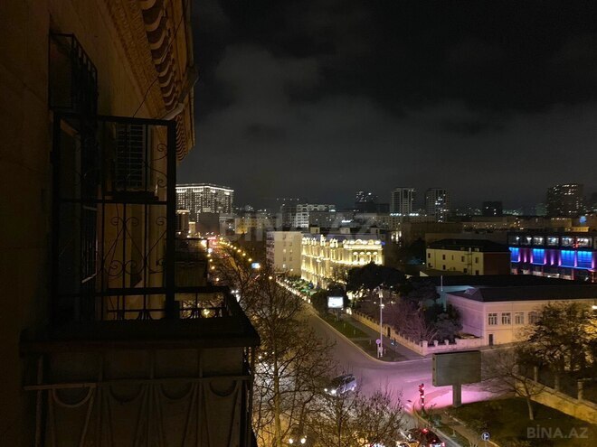 Продаётся 2-комн. вторичка 65 м², м. Низами, photo 16 from 20