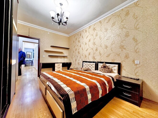 Satılır 3 otaqlı köhnə tikili 85 m², Qara Qarayev m., photo 14 from 32