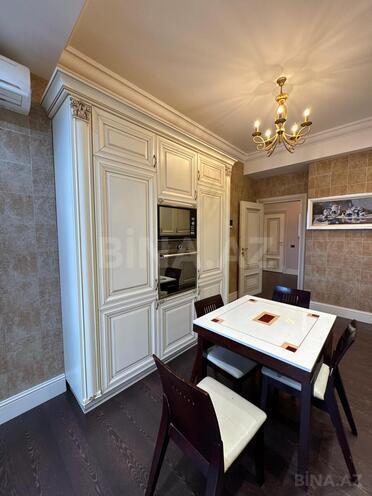 Satılır 4 otaqlı yeni tikili 200 m², Sahil m., photo 12 from 32