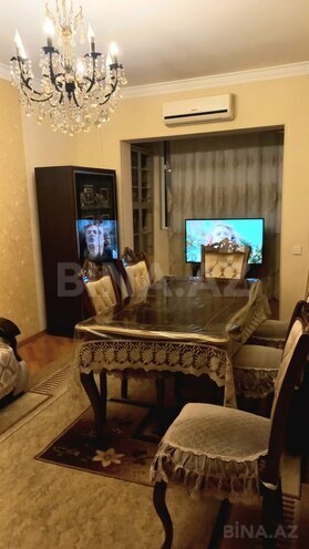 Satılır 4 otaqlı köhnə tikili 110 m², İnşaatçılar m., photo 17 from 20