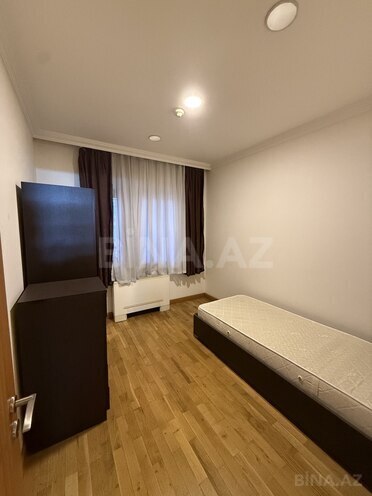 İcarəyə verilir 4 otaqlı yeni tikili 220 m², 28 May m., photo 16 from 22