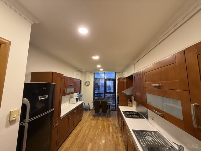 İcarəyə verilir 4 otaqlı yeni tikili 220 m², 28 May m., photo 9 from 22