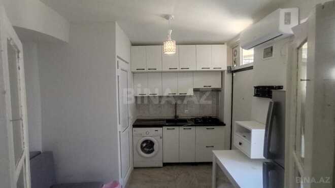 Продаётся 2-комн. вторичка 28 м², м. Низами, photo 1 from 14