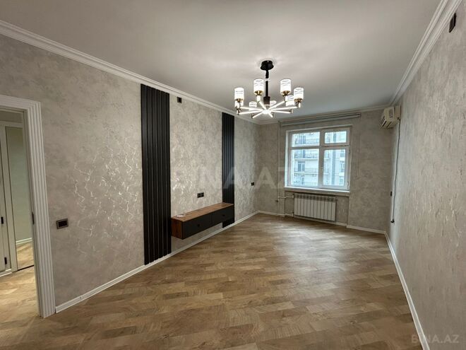 Продаётся 2-комн. вторичка 63 м², м. Ази Асланов, photo 1 from 16