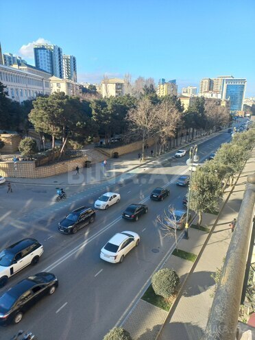 Продаётся 3-комн. вторичка 90 м², м. Низами, photo 9 from 29