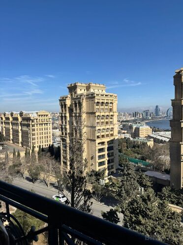 Продаётся 3-комн. вторичка 72 м², м. Ичеришехер, photo 4 from 17