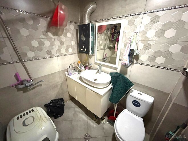 Продаётся 2-комн. вторичка 30 м², м. Кара Караев, photo 11 from 17