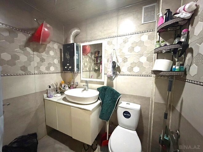 Продаётся 2-комн. вторичка 30 м², м. Кара Караев, photo 15 from 17