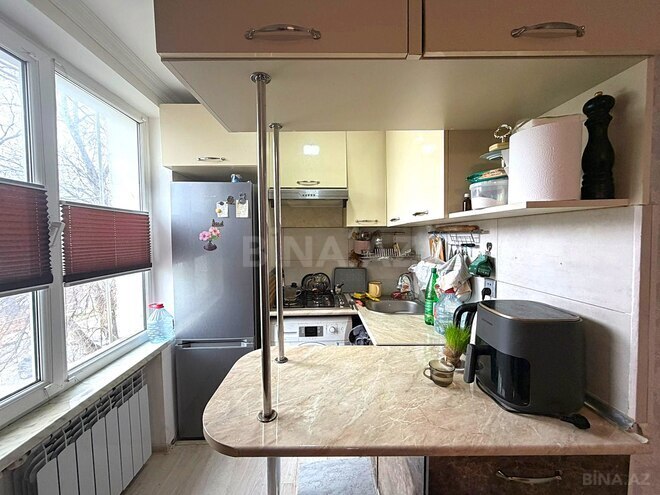 Продаётся 2-комн. вторичка 30 м², м. Кара Караев, photo 14 from 17