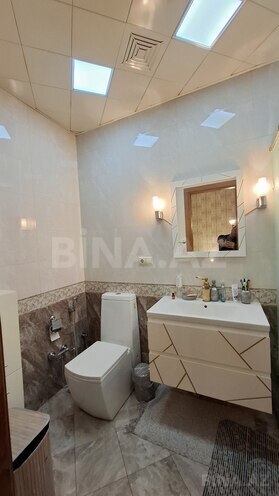 Продаётся 5-комн. вторичка 160 м², м. Низами, photo 24 from 32
