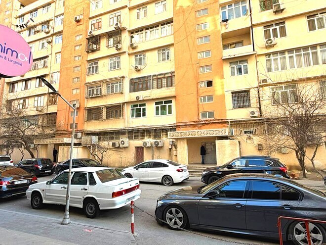 Satılır 3 otaqlı köhnə tikili 80 m², Qara Qarayev m., photo 3 from 31