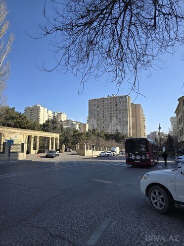 Продаётся 3-комн. вторичка 80 м², м. Иншаатчылар, photo 3 from 25