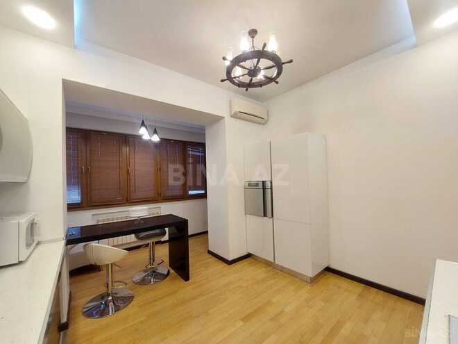 Satılır 3 otaqlı köhnə tikili 90 m², Sahil m., photo 20 from 24