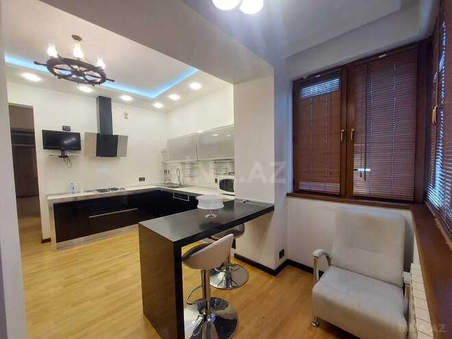 Satılır 3 otaqlı köhnə tikili 90 m², Sahil m., photo 19 from 24