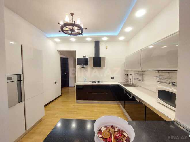 Satılır 3 otaqlı köhnə tikili 90 m², Sahil m., photo 17 from 24