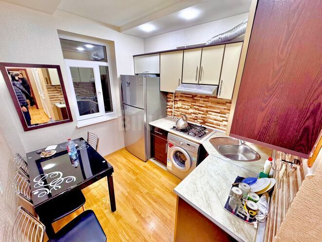 Satılır 3 otaqlı köhnə tikili 80 m², Qara Qarayev m., photo 1 from 32