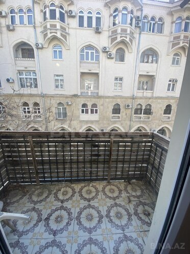 Satılır 3 otaqlı köhnə tikili 103 m², Sahil m., photo 3 from 11