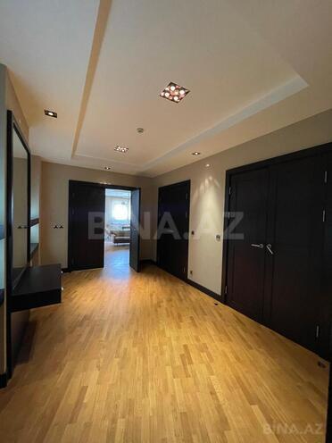 Satılır 7 otaqlı köhnə tikili 368 m², Sahil m., photo 19 from 32