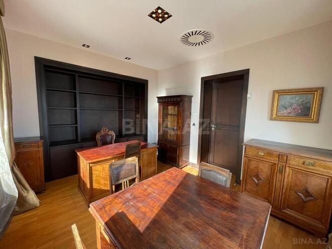 Satılır 7 otaqlı köhnə tikili 368 m², Sahil m., photo 10 from 32