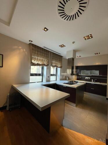 Satılır 7 otaqlı köhnə tikili 368 m², Sahil m., photo 7 from 32