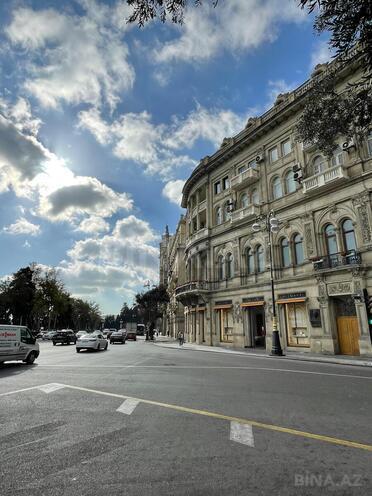 Satılır 7 otaqlı köhnə tikili 368 m², Sahil m., photo 31 from 32