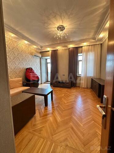 Satılır 3 otaqlı köhnə tikili 75 m², Bayıl q., photo 3 from 21