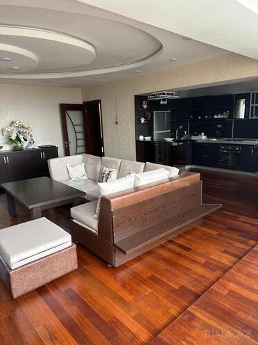 Satılır 3 otaqlı köhnə tikili 120 m², İçəri Şəhər m., photo 3 from 12