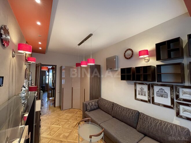 Сдаётся 1-комн. вторичка 40 м², м. Низами, photo 10 from 13