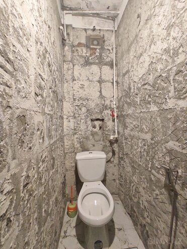 Satılır 2 otaqlı köhnə tikili 64 m², Qara Qarayev m., photo 14 from 16