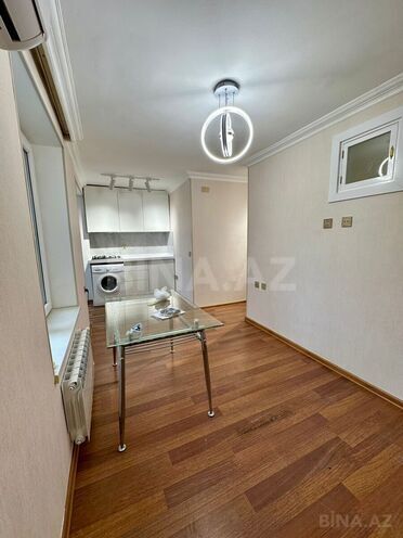 Продаётся 2-комн. вторичка 31 м², м. Элмляр Академиясы, photo 1 from 21