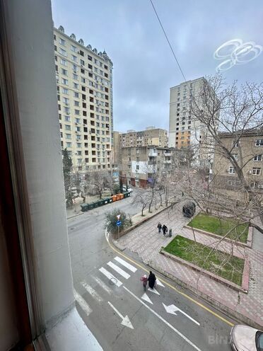 Продаётся 2-комн. вторичка 31 м², м. Элмляр Академиясы, photo 15 from 21