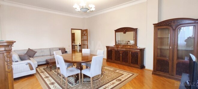 İcarəyə verilir 3 otaqlı yeni tikili 155 m², 28 May m., photo 5 from 13