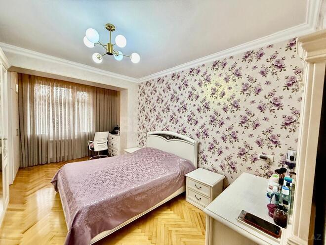Продаётся 4-комн. вторичка 100 м², м. Кара Караев, photo 6 from 18