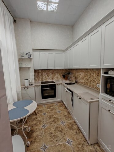 İcarəyə verilir 2 otaqlı köhnə tikili 85 m², Sahil m., photo 16 from 26