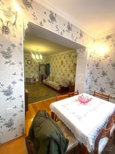 Продаётся 3-комн. вторичка 65 м², м. Ази Асланов, photo 3 from 24