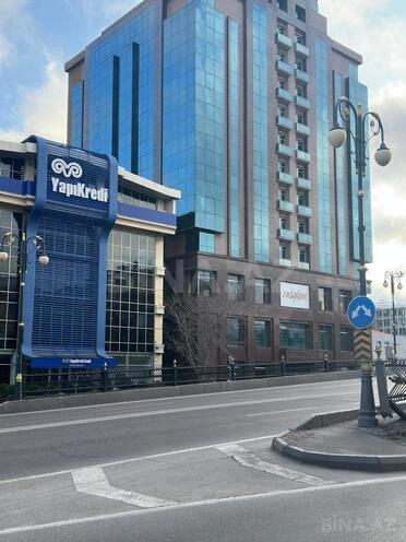 Продаётся 2-комн. вторичка 60 м², м. Низами, photo 1 from 19