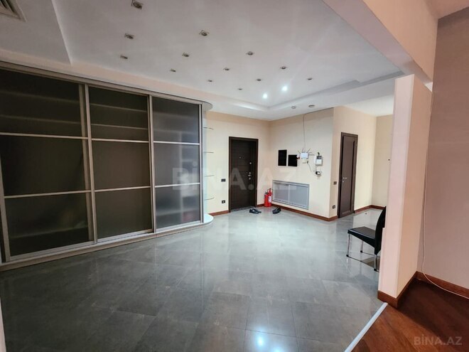 İcarəyə verilir 3 otaqlı yeni tikili 200 m², 28 May m., photo 25 from 27
