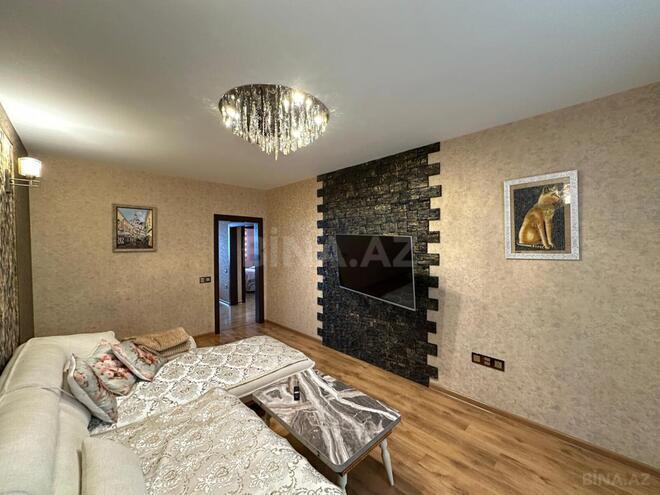 Продаётся 3-комн. вторичка 80 м², м. Ази Асланов, photo 4 from 25