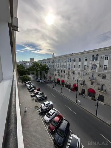 İcarəyə verilir 3 otaqlı köhnə tikili 120 m², Sahil m., photo 15 from 16