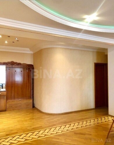 İcarəyə verilir 3 otaqlı yeni tikili 145 m², 28 May m., photo 5 from 9