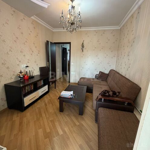 Продаётся 3-комн. вторичка 50 м², м. Нефтчиляр, photo 3 from 10