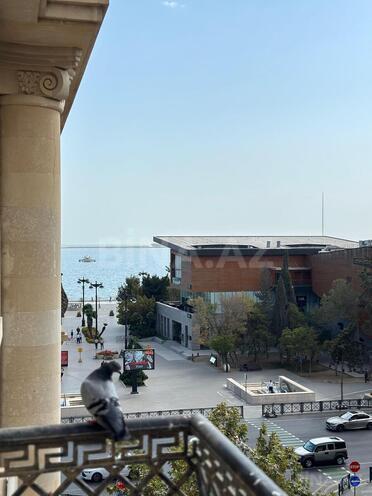 İcarəyə verilir 3 otaqlı köhnə tikili 140 m², Sahil m., photo 17 from 18