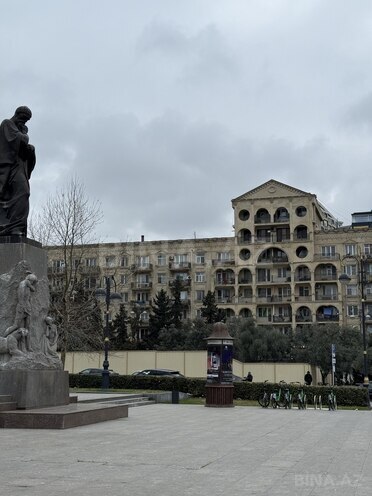 Продаётся 4-комн. вторичка 120 м², м. Низами, photo 1 from 26
