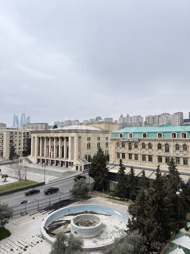 Продаётся 4-комн. вторичка 120 м², м. Низами, photo 7 from 26